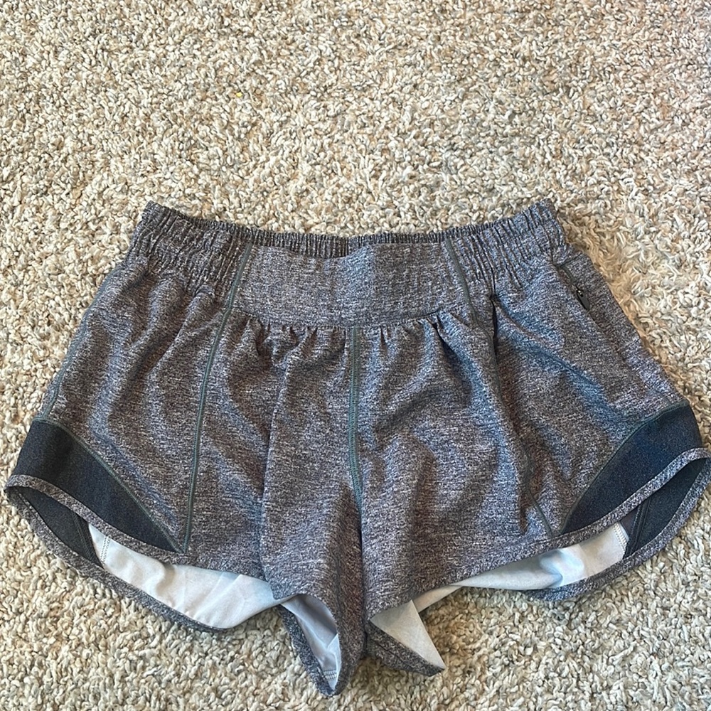 Hello! I’m selling this grey speckled lululemon pair of shorts! No damages! S:6